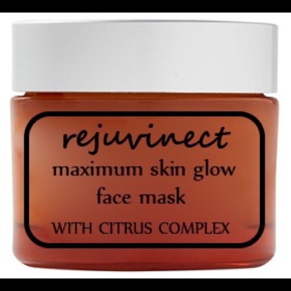 REJUVINECT Maximum Skin Glow Face Mask.